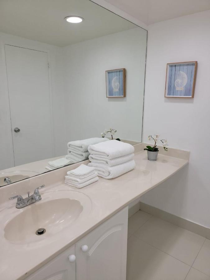 Paradise On Hollywood Beach 2 Bed 2 Bath Exterior photo