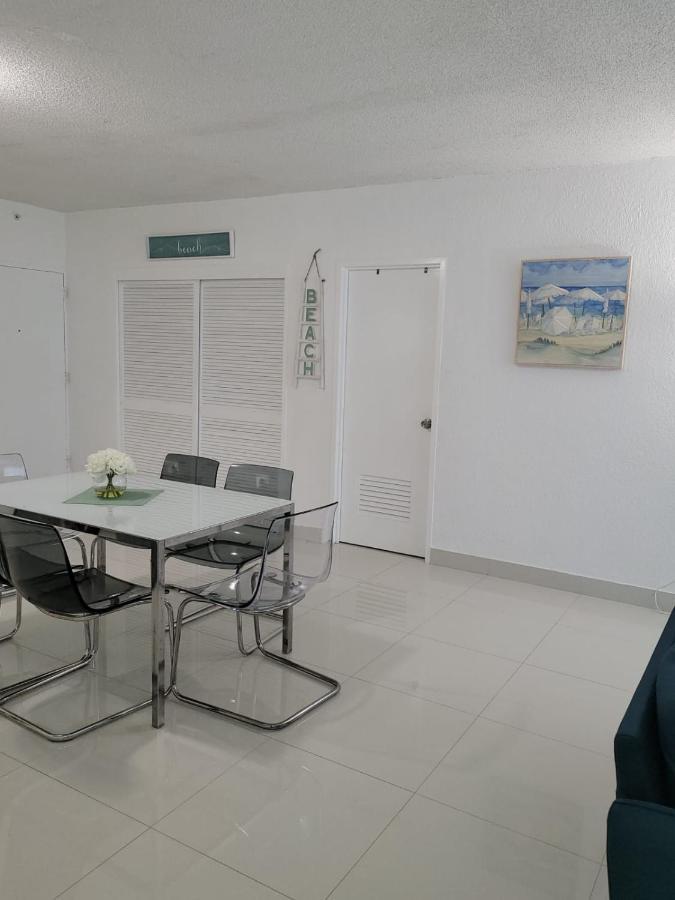 Paradise On Hollywood Beach 2 Bed 2 Bath Exterior photo